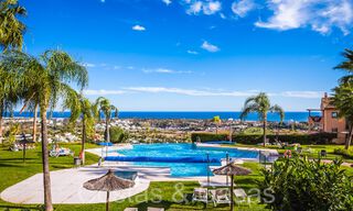 Prêt à emménager, penthouse de luxe avec vue panoramique sur le golf, la mer et les montagnes à vendre à Benahavis - Marbella 66929 