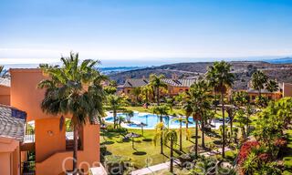 Prêt à emménager, penthouse de luxe avec vue panoramique sur le golf, la mer et les montagnes à vendre à Benahavis - Marbella 66944 
