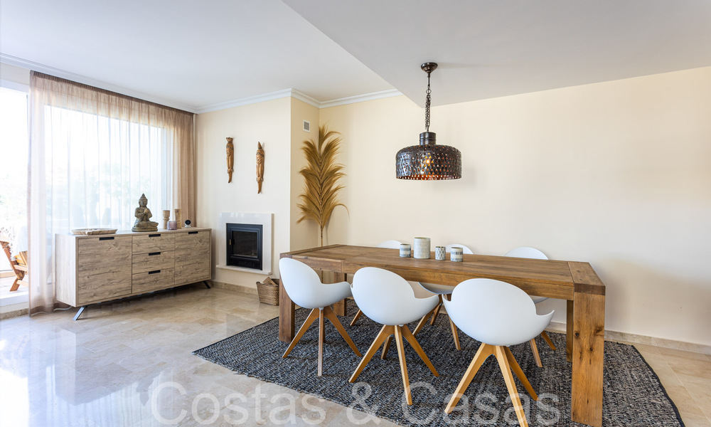 Penthouse en duplex de style andalou moderne entouré par la nature dans les collines de Marbella 66953