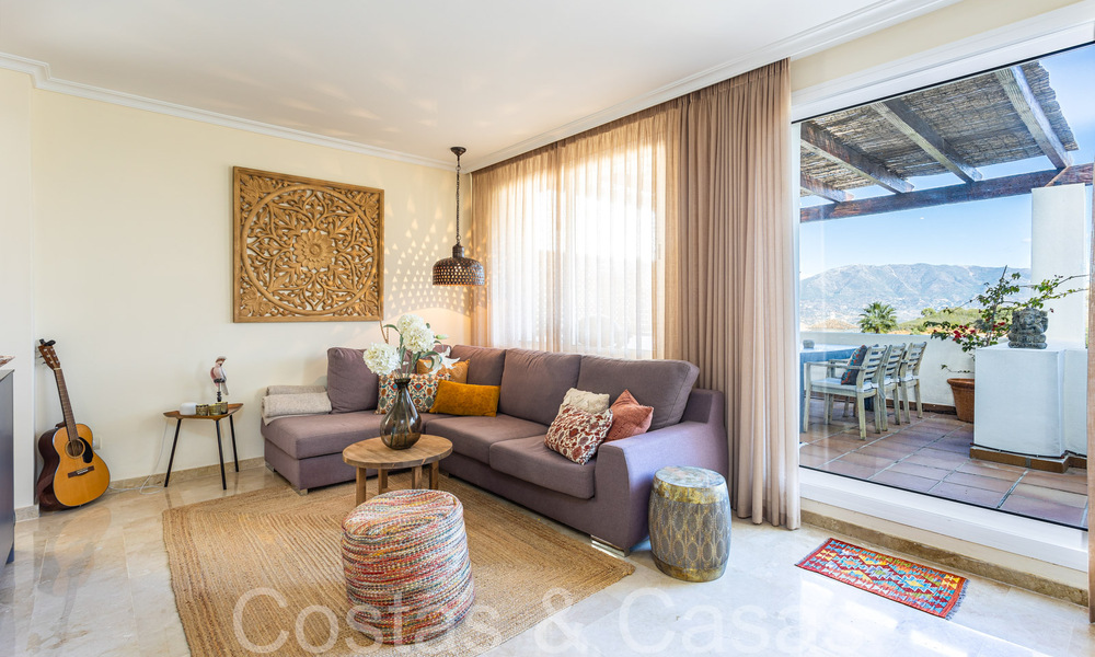 Penthouse en duplex de style andalou moderne entouré par la nature dans les collines de Marbella 66954