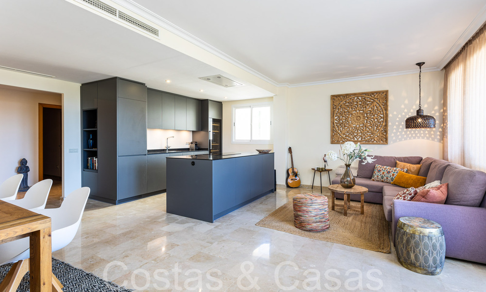 Penthouse en duplex de style andalou moderne entouré par la nature dans les collines de Marbella 66955