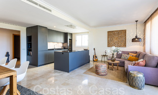 Penthouse en duplex de style andalou moderne entouré par la nature dans les collines de Marbella 66955 