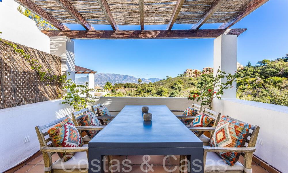 Penthouse en duplex de style andalou moderne entouré par la nature dans les collines de Marbella 66958