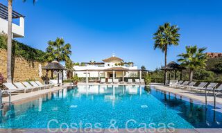 Penthouse en duplex de style andalou moderne entouré par la nature dans les collines de Marbella 66959 