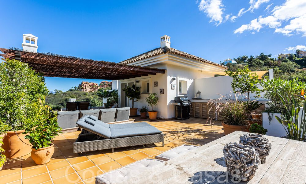 Penthouse en duplex de style andalou moderne entouré par la nature dans les collines de Marbella 66963