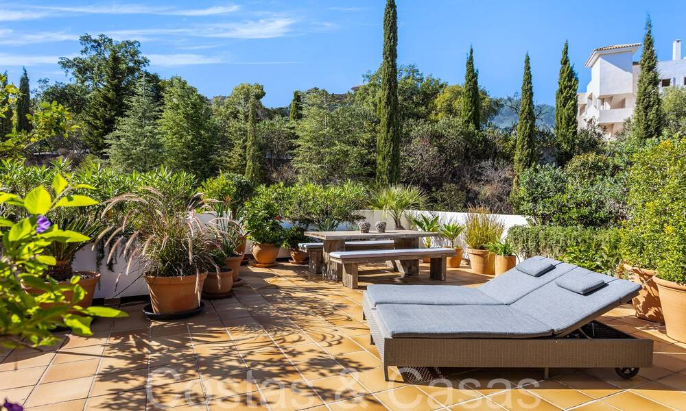 Penthouse en duplex de style andalou moderne entouré par la nature dans les collines de Marbella 66968