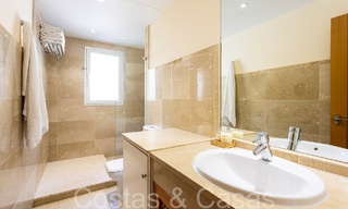 Penthouse en duplex de style andalou moderne entouré par la nature dans les collines de Marbella 66973 