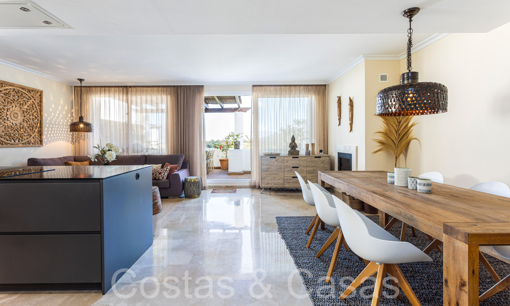 Penthouse en duplex de style andalou moderne entouré par la nature dans les collines de Marbella 66975
