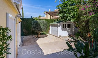 Villa de luxe espagnole jumelée avec vue sur la mer à vendre dans la communauté de golf sécurisée à Santa Clara, 'est de Marbella 67045 