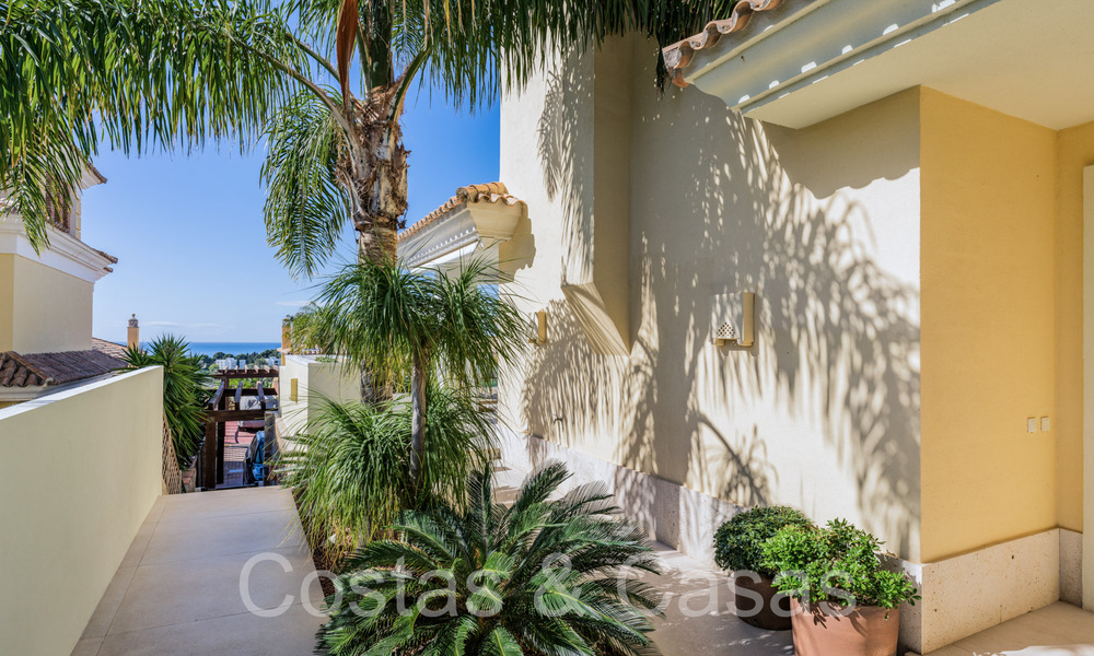 Villa de luxe espagnole jumelée avec vue sur la mer à vendre dans la communauté de golf sécurisée à Santa Clara, 'est de Marbella 67046