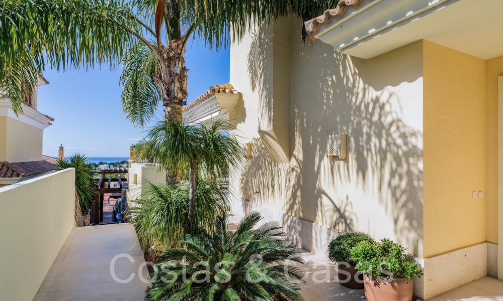 Villa de luxe espagnole jumelée avec vue sur la mer à vendre dans la communauté de golf sécurisée à Santa Clara, 'est de Marbella 67046