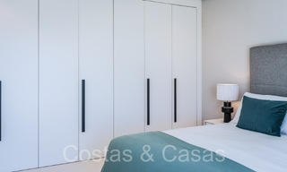 Villa de luxe espagnole jumelée avec vue sur la mer à vendre dans la communauté de golf sécurisée à Santa Clara, 'est de Marbella 67048 