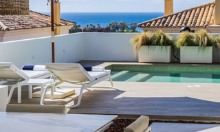 Villa de luxe espagnole jumelée avec vue sur la mer à vendre dans la communauté de golf sécurisée à Santa Clara, 'est de Marbella 67052 