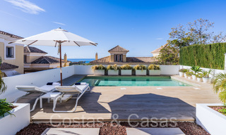 Villa de luxe espagnole jumelée avec vue sur la mer à vendre dans la communauté de golf sécurisée à Santa Clara, 'est de Marbella 67056 