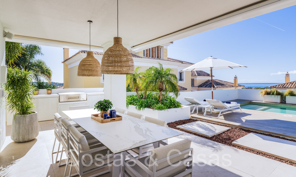 Villa de luxe espagnole jumelée avec vue sur la mer à vendre dans la communauté de golf sécurisée à Santa Clara, 'est de Marbella 67060