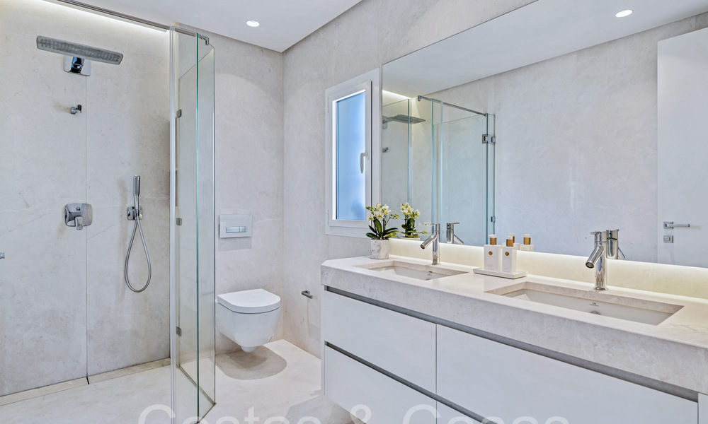 Villa de luxe espagnole jumelée avec vue sur la mer à vendre dans la communauté de golf sécurisée à Santa Clara, 'est de Marbella 67062