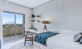 Villa de luxe espagnole jumelée avec vue sur la mer à vendre dans la communauté de golf sécurisée à Santa Clara, 'est de Marbella 67065 