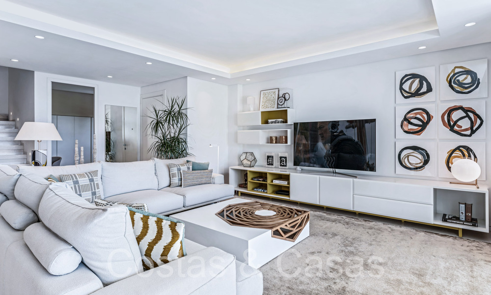 Villa de luxe espagnole jumelée avec vue sur la mer à vendre dans la communauté de golf sécurisée à Santa Clara, 'est de Marbella 67074