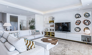 Villa de luxe espagnole jumelée avec vue sur la mer à vendre dans la communauté de golf sécurisée à Santa Clara, 'est de Marbella 67074 