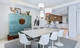 Villa de luxe espagnole jumelée avec vue sur la mer à vendre dans la communauté de golf sécurisée à Santa Clara, 'est de Marbella 67075 