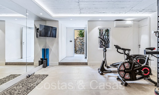 Villa de luxe espagnole jumelée avec vue sur la mer à vendre dans la communauté de golf sécurisée à Santa Clara, 'est de Marbella 67078 