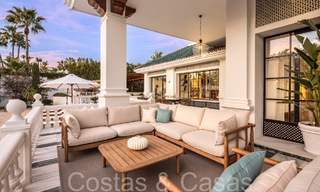 Villa palatiale de style architectural mauresque-andalou à vendre, entourée de terrains de golf dans la vallée du golf de Nueva Andalucia, Marbella 67085 