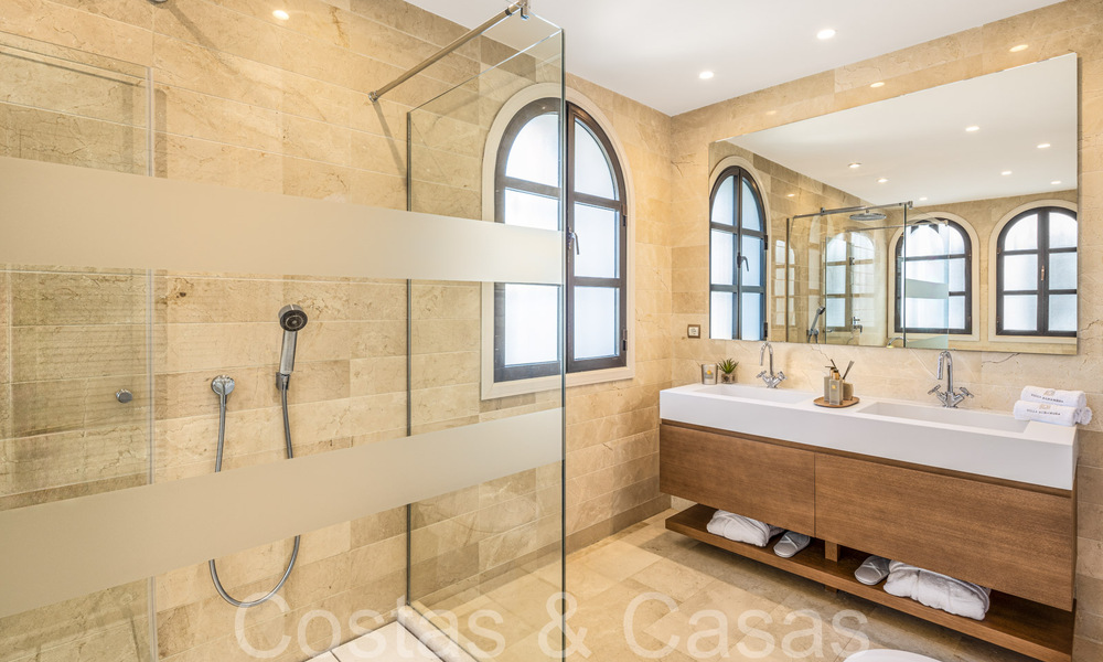 Villa palatiale de style architectural mauresque-andalou à vendre, entourée de terrains de golf dans la vallée du golf de Nueva Andalucia, Marbella 67094