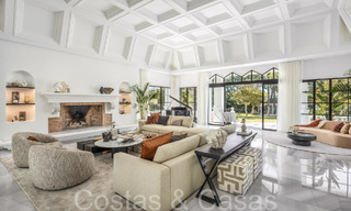 Villa palatiale de style architectural mauresque-andalou à vendre, entourée de terrains de golf dans la vallée du golf de Nueva Andalucia, Marbella 67104 