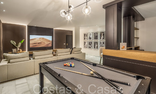 Villa palatiale de style architectural mauresque-andalou à vendre, entourée de terrains de golf dans la vallée du golf de Nueva Andalucia, Marbella 67107 