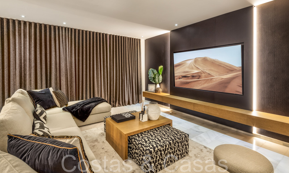 Villa palatiale de style architectural mauresque-andalou à vendre, entourée de terrains de golf dans la vallée du golf de Nueva Andalucia, Marbella 67108