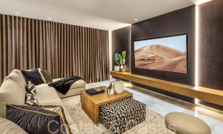 Villa palatiale de style architectural mauresque-andalou à vendre, entourée de terrains de golf dans la vallée du golf de Nueva Andalucia, Marbella 67108 