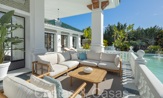 Villa palatiale de style architectural mauresque-andalou à vendre, entourée de terrains de golf dans la vallée du golf de Nueva Andalucia, Marbella 67111 