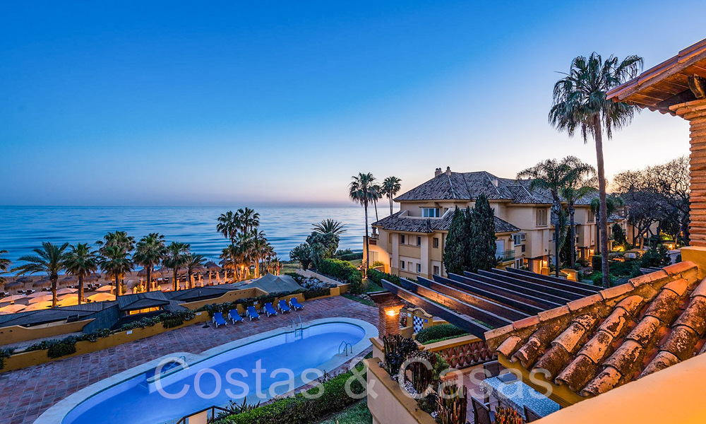 Penthouse de luxe élégamment rénové à vendre en bord de mer avec une vue imprenable sur la mer à l'est du centre de Marbella 67134