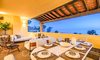 Penthouse de luxe élégamment rénové à vendre en bord de mer avec une vue imprenable sur la mer à l'est du centre de Marbella 67136 