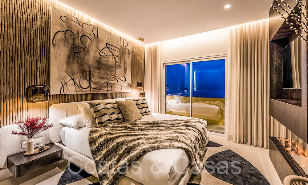 Penthouse de luxe élégamment rénové à vendre en bord de mer avec une vue imprenable sur la mer à l'est du centre de Marbella 67138