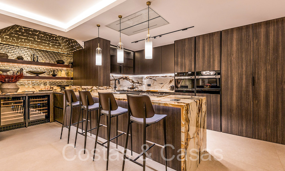 Penthouse de luxe élégamment rénové à vendre en bord de mer avec une vue imprenable sur la mer à l'est du centre de Marbella 67146