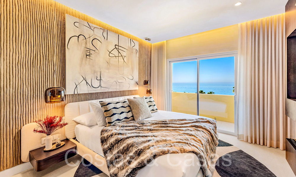 Penthouse de luxe élégamment rénové à vendre en bord de mer avec une vue imprenable sur la mer à l'est du centre de Marbella 67147