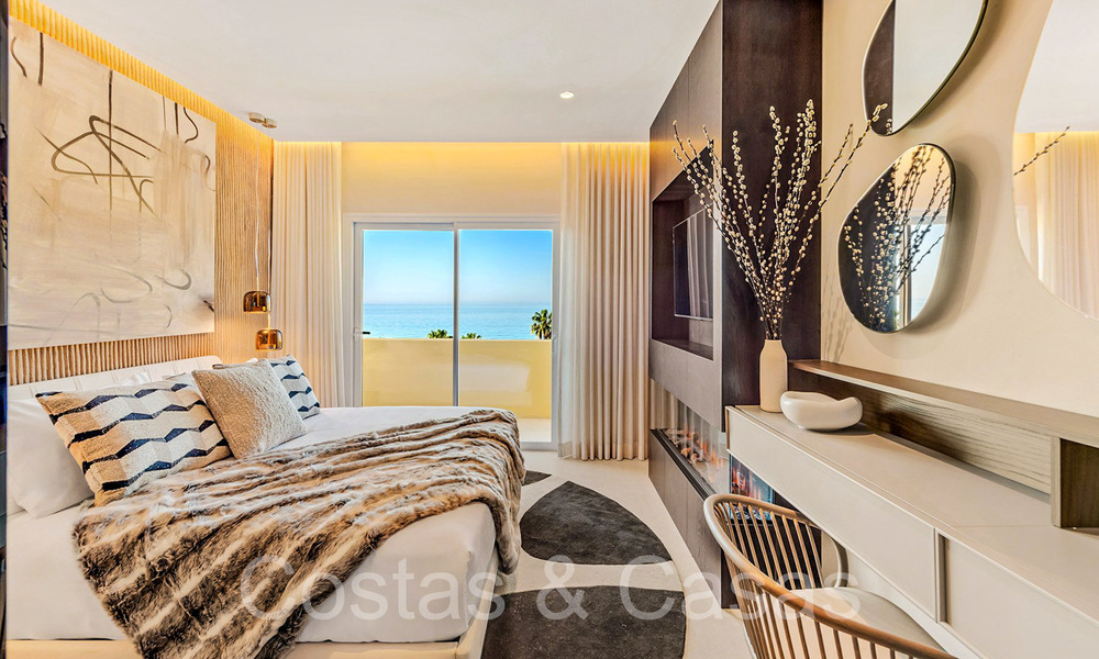 Penthouse de luxe élégamment rénové à vendre en bord de mer avec une vue imprenable sur la mer à l'est du centre de Marbella 67148