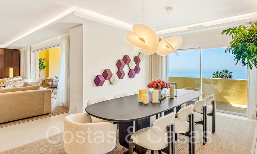 Penthouse de luxe élégamment rénové à vendre en bord de mer avec une vue imprenable sur la mer à l'est du centre de Marbella 67153
