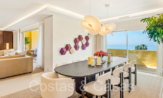 Penthouse de luxe élégamment rénové à vendre en bord de mer avec une vue imprenable sur la mer à l'est du centre de Marbella 67153 