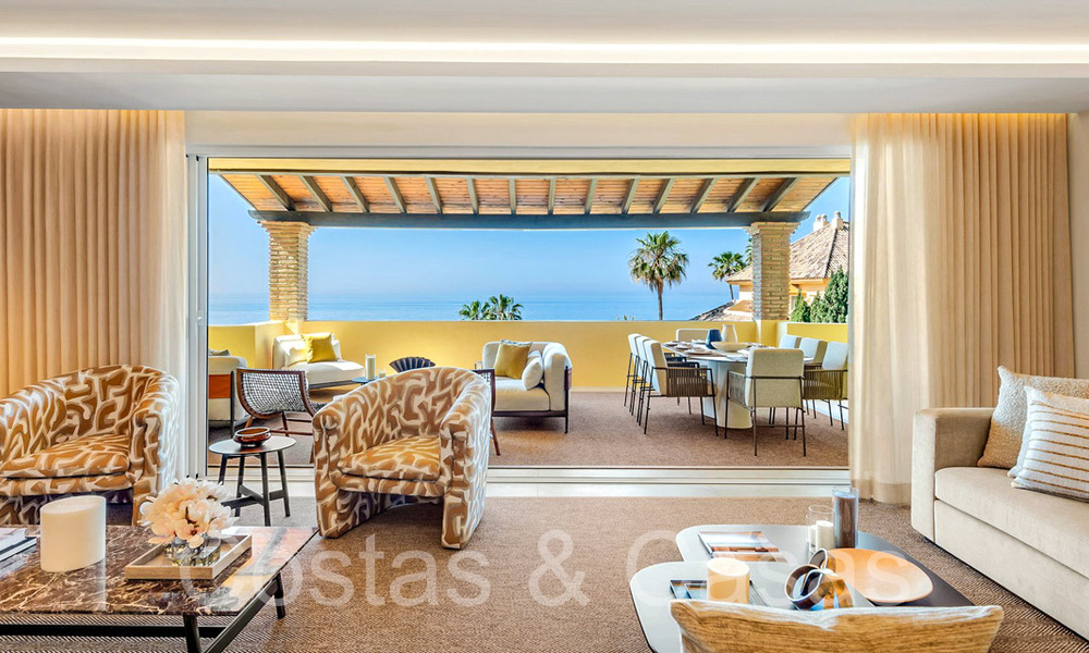 Penthouse de luxe élégamment rénové à vendre en bord de mer avec une vue imprenable sur la mer à l'est du centre de Marbella 67155