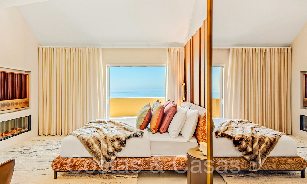 Penthouse de luxe élégamment rénové à vendre en bord de mer avec une vue imprenable sur la mer à l'est du centre de Marbella 67165