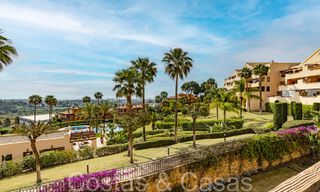 Appartement de luxe entièrement rénové avec vue panoramique sur la mer Méditerranée, prêt à être emménagé, à vendre à Benahavis - Marbella 67197 