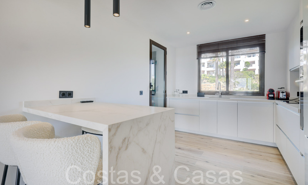 Appartement de luxe entièrement rénové avec vue panoramique sur la mer Méditerranée, prêt à être emménagé, à vendre à Benahavis - Marbella 67212