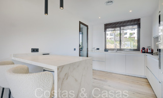 Appartement de luxe entièrement rénové avec vue panoramique sur la mer Méditerranée, prêt à être emménagé, à vendre à Benahavis - Marbella 67212 