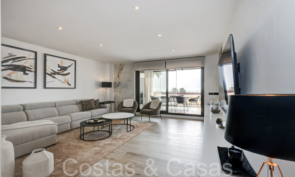 Appartement de luxe entièrement rénové avec vue panoramique sur la mer Méditerranée, prêt à être emménagé, à vendre à Benahavis - Marbella 67217