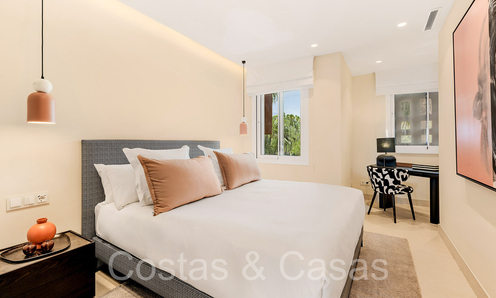 Appartement de luxe rénové de haute qualité à vendre dans un complexe en première ligne de plage sur le New Golden Mile, Marbella - Estepona 67243