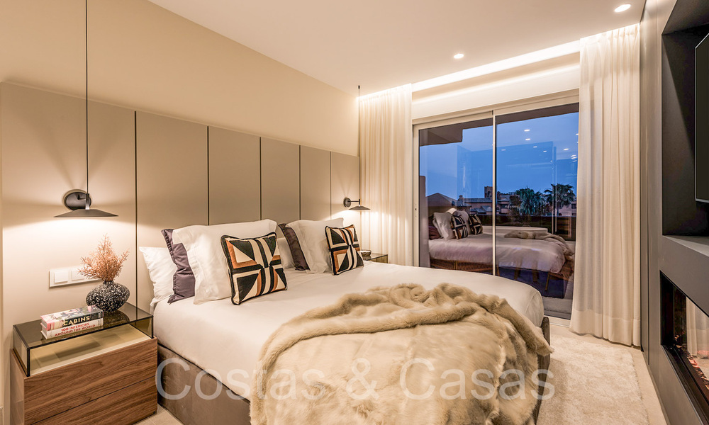 Appartement de luxe rénové de haute qualité à vendre dans un complexe en première ligne de plage sur le New Golden Mile, Marbella - Estepona 67256