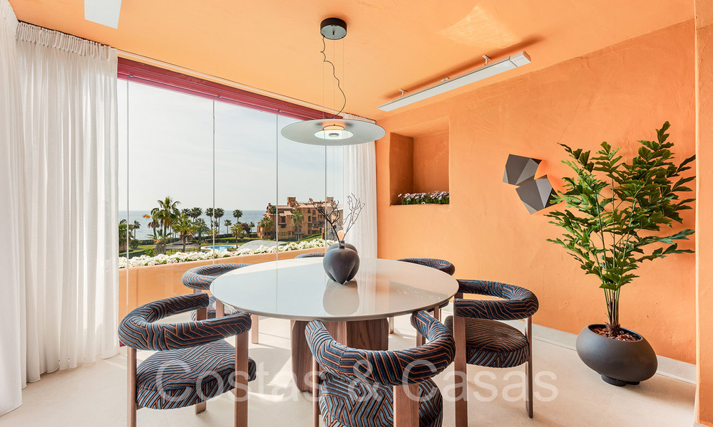 Appartement de luxe rénové de haute qualité à vendre dans un complexe en première ligne de plage sur le New Golden Mile, Marbella - Estepona 67271
