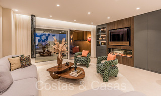 Luxueux appartement rénové à vendre dans un complexe en première ligne de plage avec vue sur la mer, sur le New Golden Mile, Marbella - Estepona 67274 